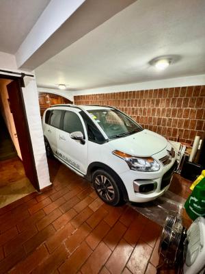 Casa 6 Amb. C/3 Balcones, Fondo, Parrilla, Garage - Imagen# 7