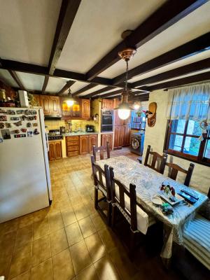 Casa 6 Amb. C/3 Balcones, Fondo, Parrilla, Garage - Imagen# 6