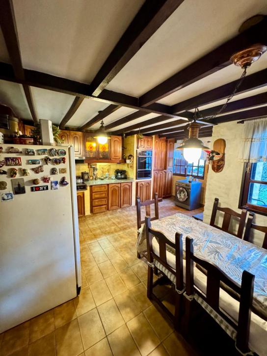 Casa 6 Amb. C/3 Balcones, Fondo, Parrilla, Garage - Imagen# 11