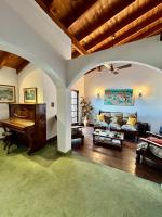 Casa 6 Amb. C/3 Balcones, Fondo, Parrilla, Garage - Imagen# 14