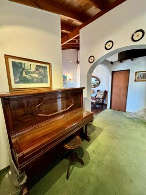 Casa 6 Amb. C/3 Balcones, Fondo, Parrilla, Garage - Imagen# 15
