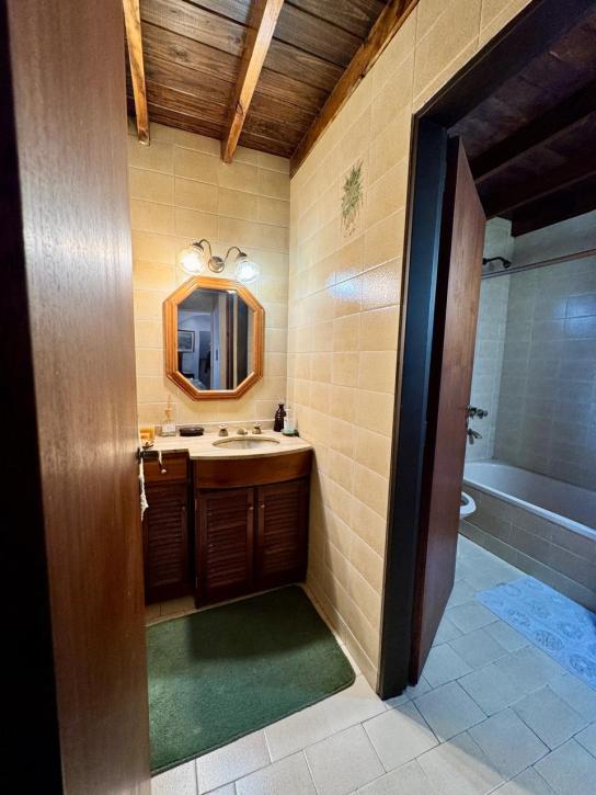 Casa 6 Amb. C/3 Balcones, Fondo, Parrilla, Garage - Imagen# 19