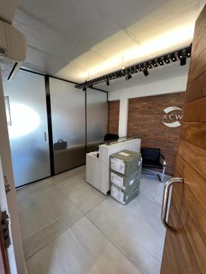 Excelente Oficina Comercial C/ Cochera - Imagen# 17