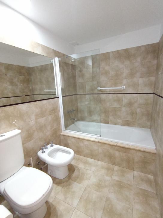 Oficina 2 Ambientes con Balcon y Vista Al Dique - Imagen# 18